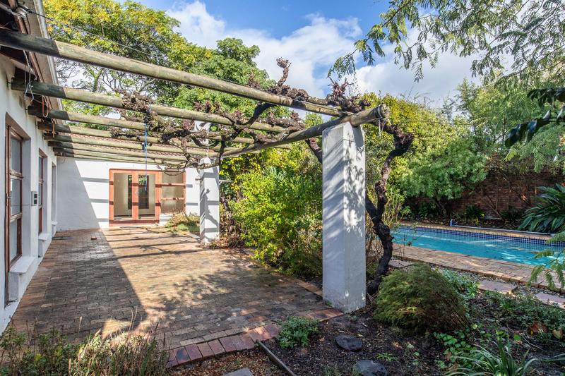 4 Bedroom Property for Sale in Constantia Western Cape